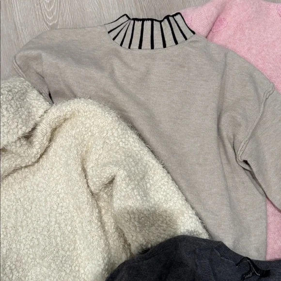 White House Black Market Women's Sweaters in Pink, Cream, and Gray - Picture 3 of 9